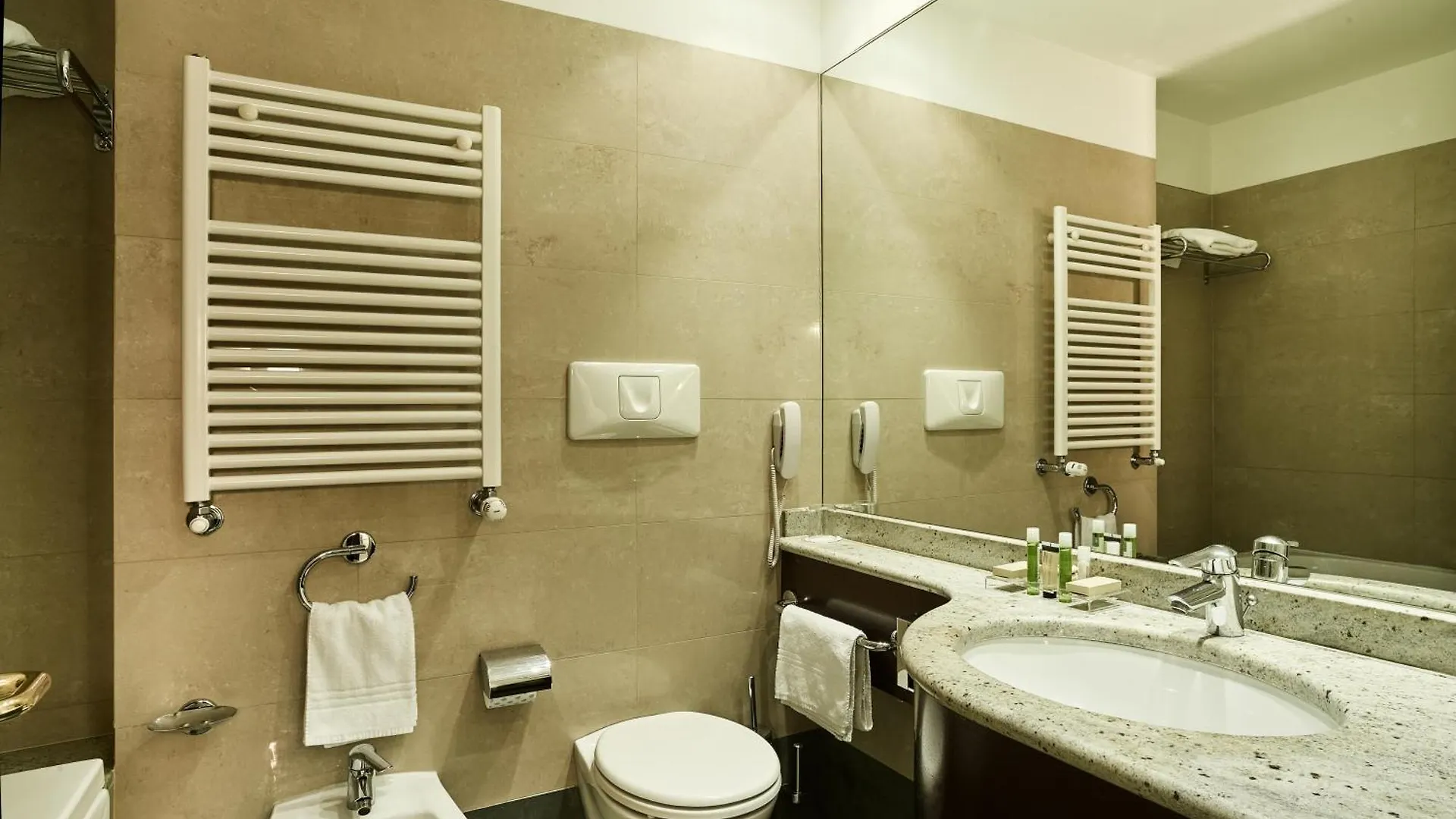 Meditur Hotel Bologna Оццано-делл'Эмилия